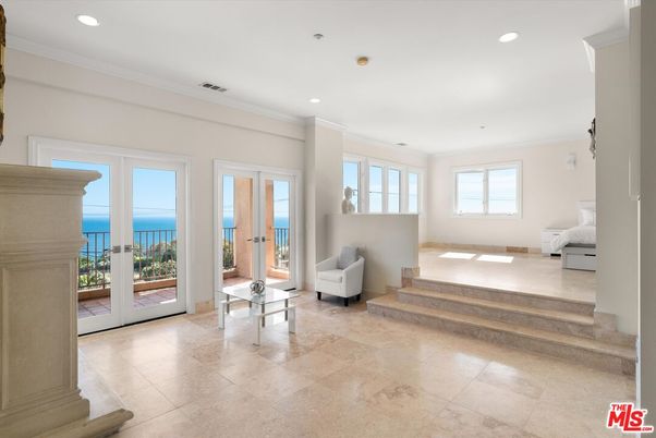 Bedroom, Interior, Recessed Lighting, Water
