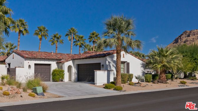 Attached, Exterior, Facade, Spanish Mediterranean