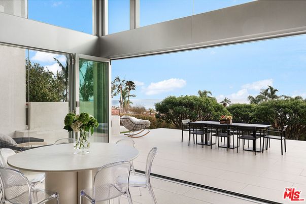 Dining room, Interior