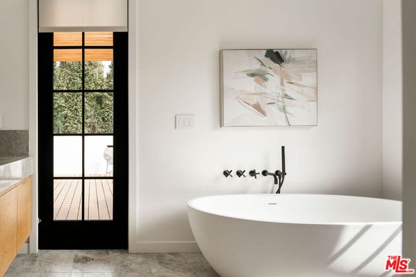 Bathroom, Free Standing Baths, Interior