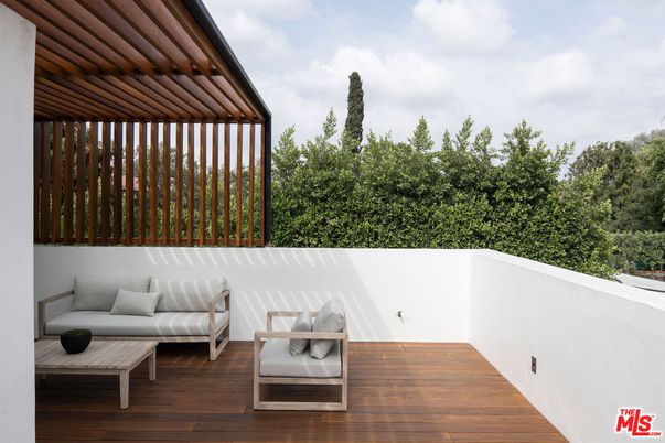 Exterior, Wood Texture Flooring