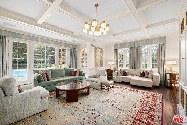 Interior, Living room, Pendant Lights, Recessed Lighting, Wood Texture Flooring