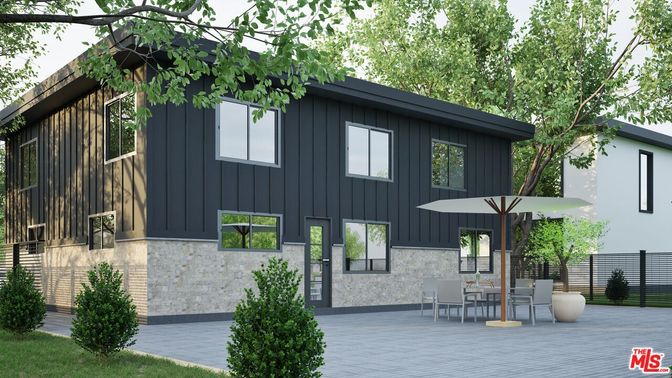 Exterior, Facade, Modern