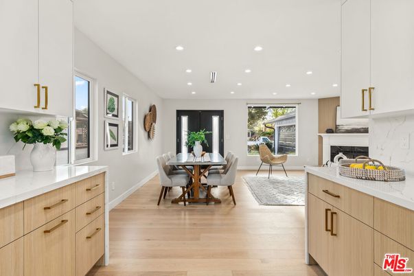 Dining room, Fireplace, Interior, Recessed Lighting, Wood Texture Flooring