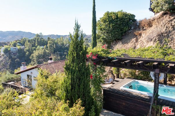 Exterior, Hot Tub, Pool
