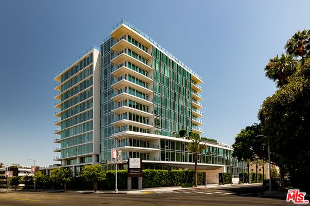 Exterior, Facade, Condo Building