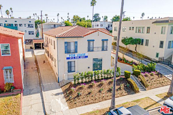 Exterior, Facade, Spanish Mediterranean