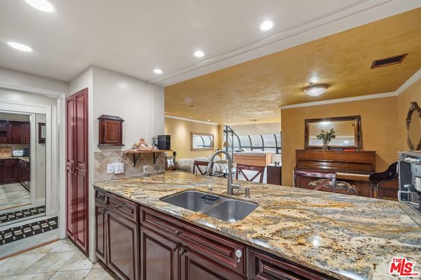 Interior, Kitchen, Piano, Recessed Lighting