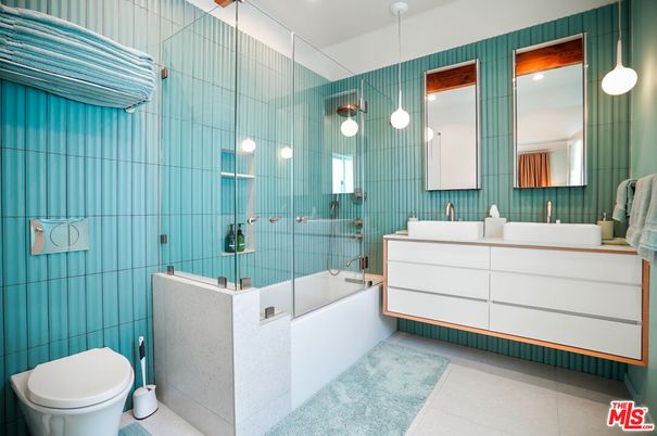 Bathroom, Glass Shower, Interior, Pendant Lights, Recessed Lighting