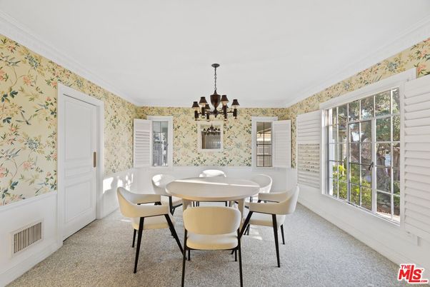Chandelier, Dining room, Interior