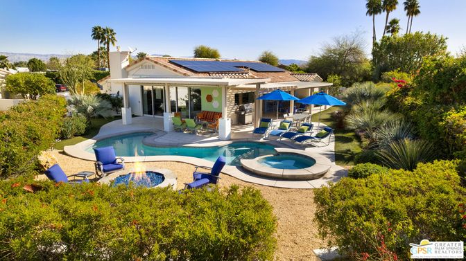 Exterior, Pool, Solar Panels