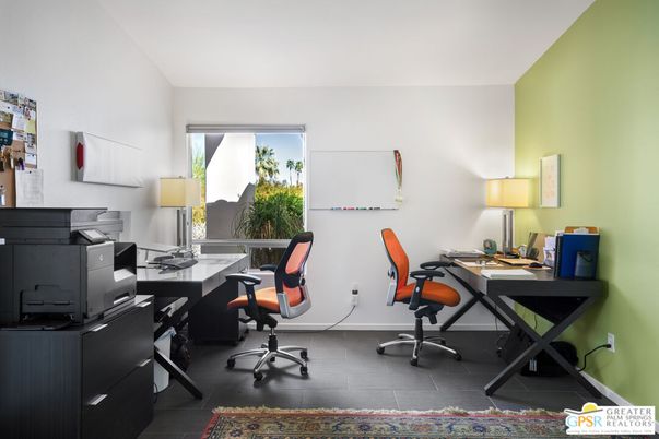 Home Office, Interior