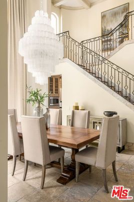 Chandelier, Dining room, Interior