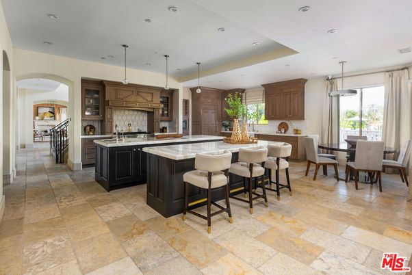 Dining room, Interior, Kitchen, Pendant Lights, Recessed Lighting, Stainless Steel Appliances