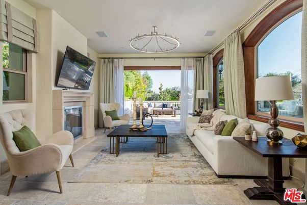 Fireplace, Interior, Living room
