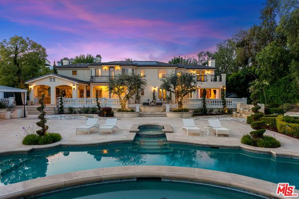 Exterior, Pool, Solar Panels