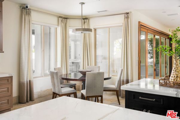 Dining room, Interior, Pendant Lights, Recessed Lighting