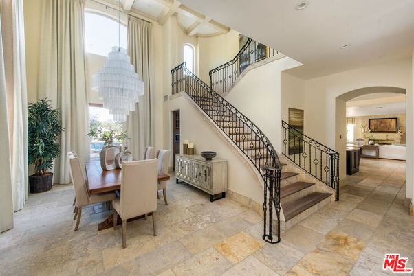 Chandelier, Dining room, Interior, Recessed Lighting