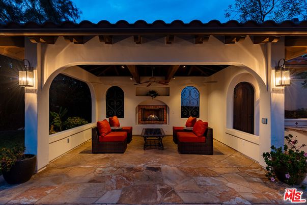 Exterior, Fireplace