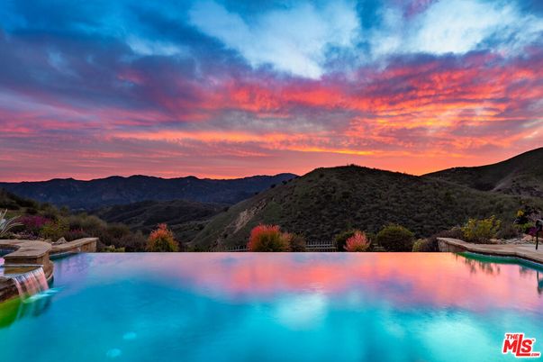 Exterior, Pool, Other