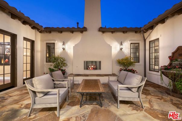 Exterior, Fireplace