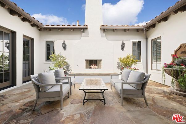 Exterior, Fireplace