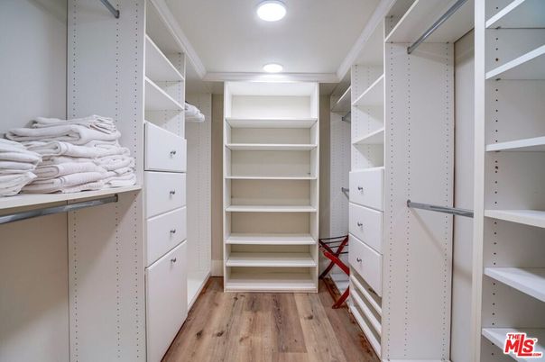 Interior, Recessed Lighting, Walk-in Closets, Wood Texture Flooring