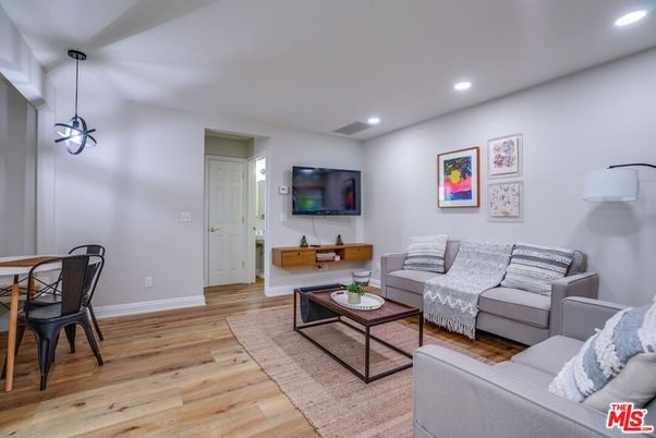 Dining room, Interior, Living room, Pendant Lights, Recessed Lighting, Wood Texture Flooring