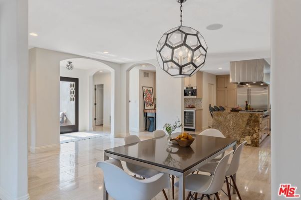 Dining room, Interior, Kitchen, Pendant Lights, Recessed Lighting, Stainless Steel Appliances