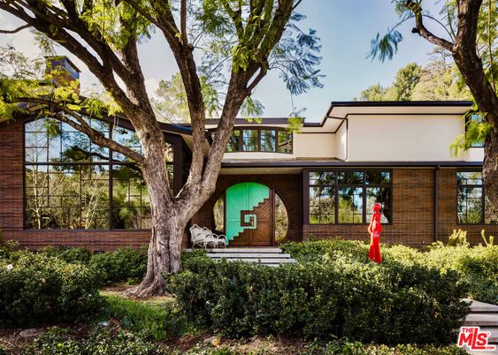 Exterior, Facade, Brick Facade, Modern