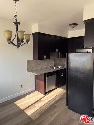 Interior, Kitchen, Pendant Lights, Wood Texture Flooring