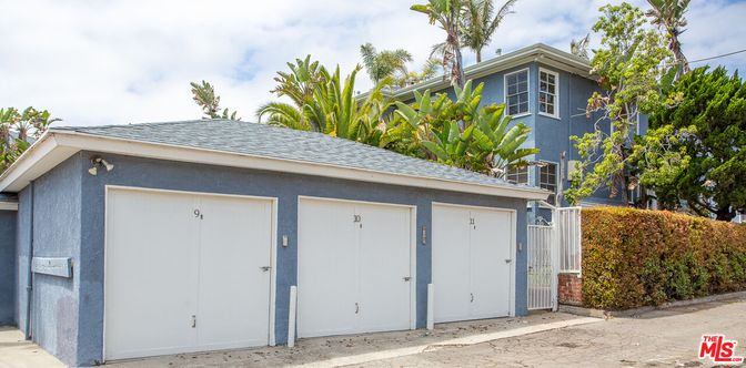 Detached Garage, Exterior