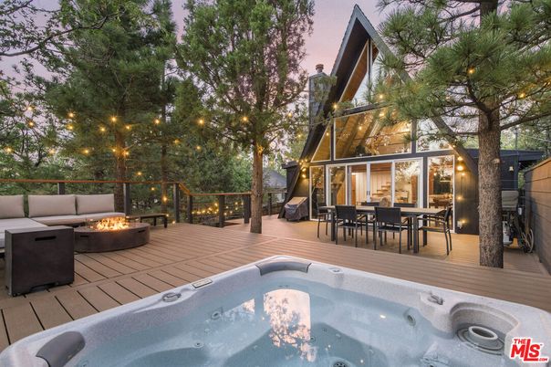 Exterior, Hot Tub