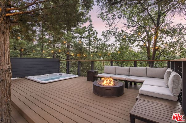 Exterior, Hot Tub