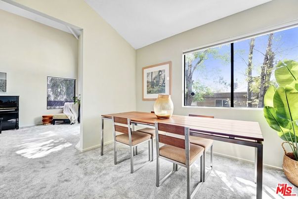 Dining room, Interior