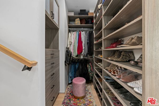 Interior, Walk-in Closets, Wood Texture Flooring