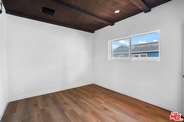 Empty room, Interior, Recessed Lighting, Wooden Beams, Wooden Ceilings, Wood Texture Flooring