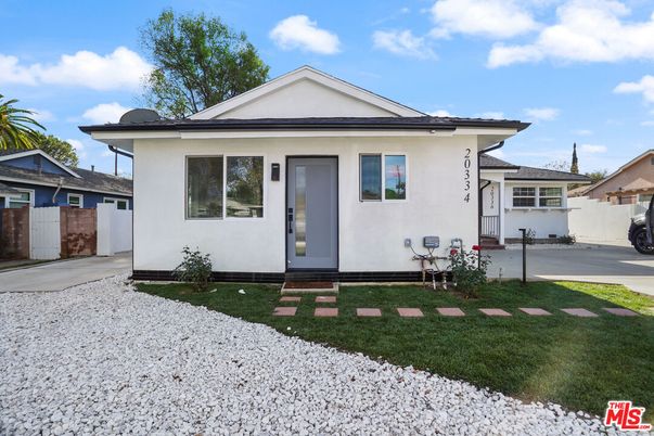 Exterior, Facade, Ranch