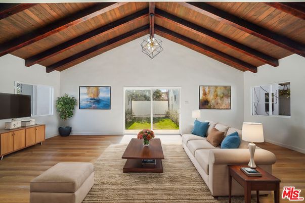 Interior, Living room, Pendant Lights, Wooden Beams, Wooden Ceilings, Wood Texture Flooring