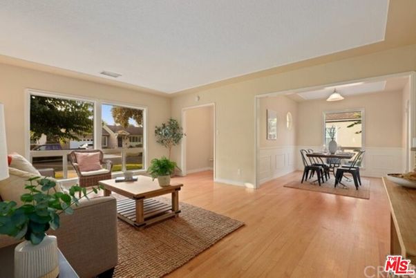 Dining room, Interior, Living room, Pendant Lights, Wood Texture Flooring