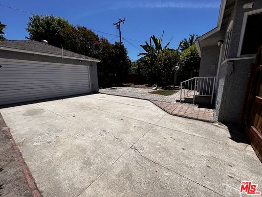 Backyard, Detached Garage, Exterior