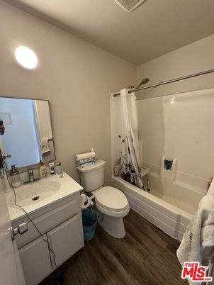 Bathroom, Interior, Recessed Lighting, Wood Texture Flooring
