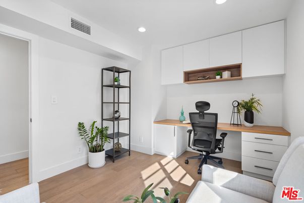 Home Office, Interior, Recessed Lighting, Wood Texture Flooring