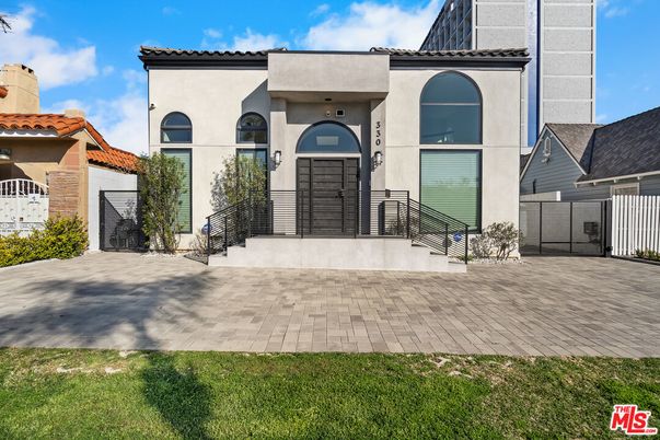 Exterior, Facade, Spanish Mediterranean