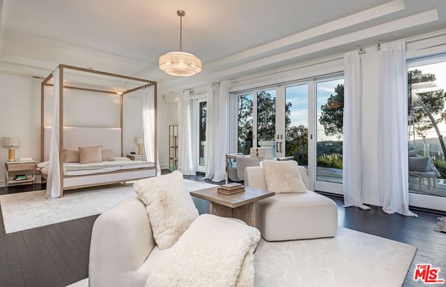 Bedroom, Interior, Pendant Lights, Wood Texture Flooring
