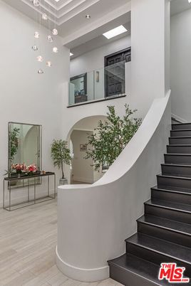 Interior, Pendant Lights, Recessed Lighting, Wood Texture Flooring