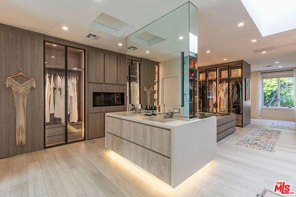 Interior, Recessed Lighting, Walk-in Closets, Wood Texture Flooring