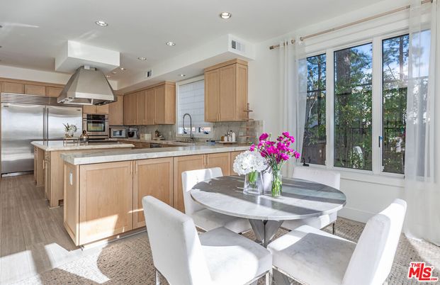 Dining room, Interior, Kitchen, Recessed Lighting, Stainless Steel Appliances, Wood Texture Flooring