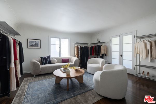 Interior, Living room, Walk-in Closets, Wood Texture Flooring