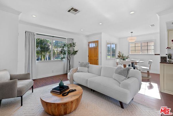 Dining room, Interior, Living room, Pendant Lights, Recessed Lighting, Wood Texture Flooring